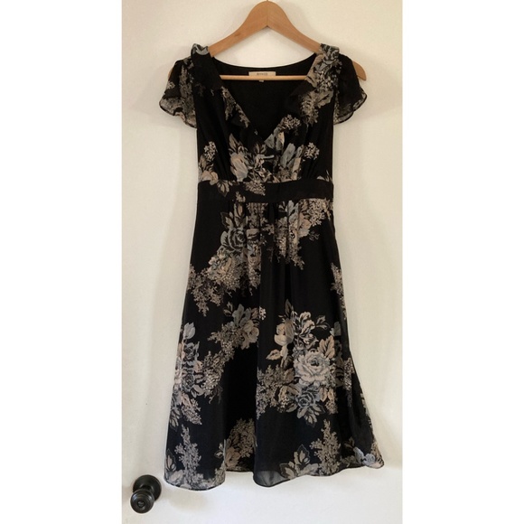 RW&CO floral, flutter sleeve dress - Picture 2 of 6